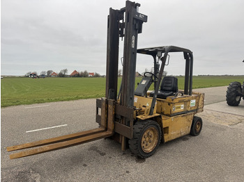 Chariot élévateur diesel CATERPILLAR