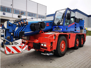 Grue mobile DEMAG