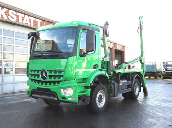 Camion multibenne MERCEDES-BENZ Arocs 1830