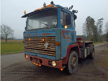 Camion grue SCANIA