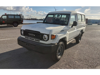 Voiture TOYOTA Land Cruiser