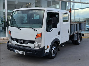 Camion benne NISSAN