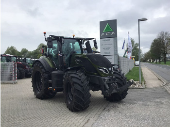 Tracteur agricole VALTRA