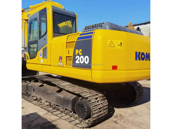 Pelle sur chenille KOMATSU PC200-8