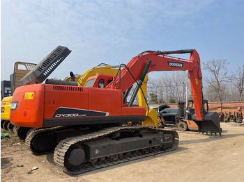 Pelle sur chenille DOOSAN DX300