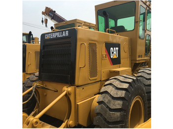 Niveleuse CATERPILLAR 140H