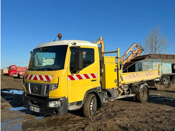 Camion benne NISSAN