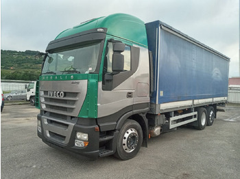 Camion à rideaux coulissants IVECO