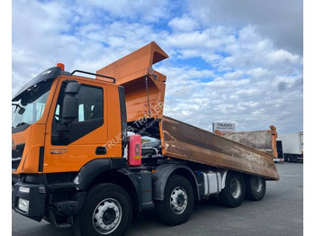 Camion benne IVECO Trakker