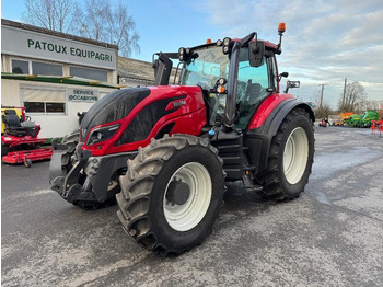 Tracteur agricole VALTRA T214