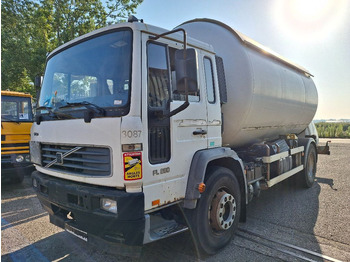 Camion citerne VOLVO FL 250