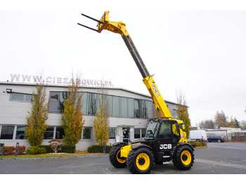 Chargeuse sur pneus JCB