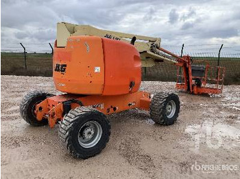 Nacelle articulée JLG