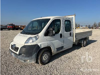 Camion plateau PEUGEOT