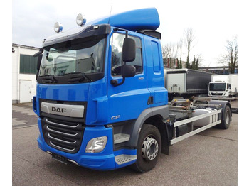 Camion porte-conteneur/ Caisse mobile DAF CF