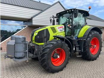 Tracteur agricole CLAAS Axion 810