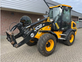 Chargeuse sur pneus JCB 409