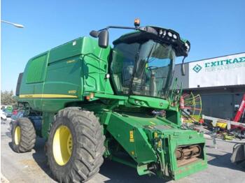 Moissonneuse-batteuse JOHN DEERE W650