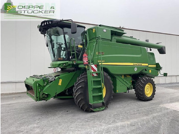 Moissonneuse-batteuse JOHN DEERE W650