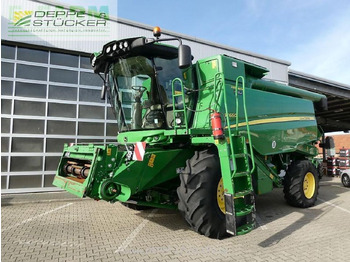 Moissonneuse-batteuse JOHN DEERE W650