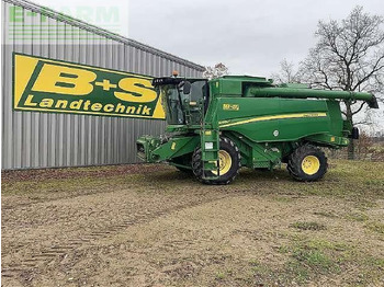 Moissonneuse-batteuse JOHN DEERE W660