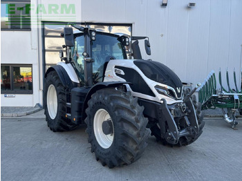 Tracteur agricole VALTRA