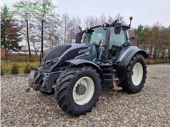 Tracteur agricole VALTRA T154