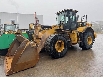 Chargeuse sur pneus CATERPILLAR 966M