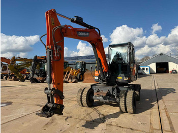 Grue mobile DOOSAN DX57W