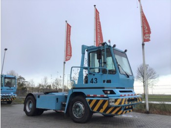 Tracteur portuaire TERBERG YT222 (4X2): photos 1