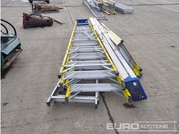 Matériel de chantier Fiberglass Step Ladders (3 of), Aluminium Step Ladders (2 of): photos 4