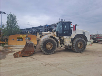 Chargeuse sur pneus CATERPILLAR 966M