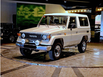 Voiture TOYOTA Land Cruiser