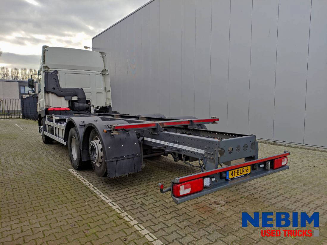 Camion porte-conteneur/ Caisse mobile DAF CF 370 6x2 ADR/VLG - AT - 20" Twist locks: photos 13