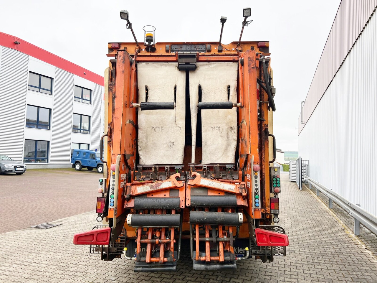 Benne à ordures ménagères pour transport de déchets Mercedes-Benz Actros 3241 L 8x2/6 Actros 3241 L 8x2/6, 2x Lenkachse, Zöller Medium XL, Zöller-Schüttung: photos 11