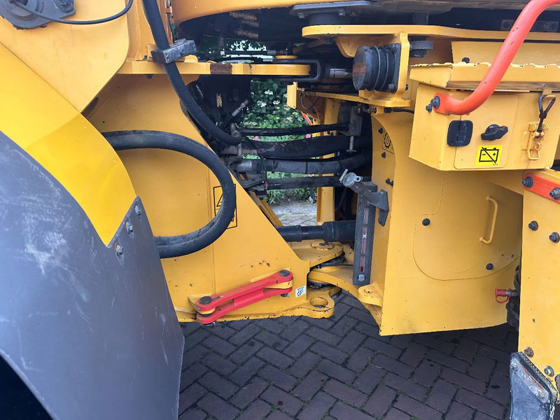 Chargeuse sur pneus Volvo L120 H: photos 8