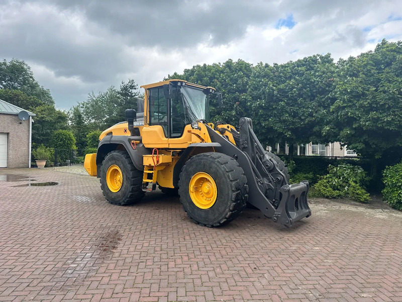 Chargeuse sur pneus Volvo L120 H: photos 6