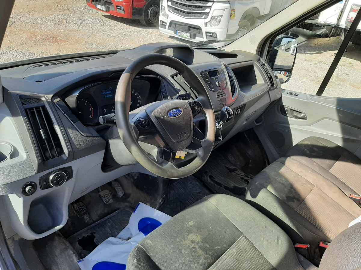 Fourgon plateau, Utilitaire double cabine FORD TRANSIT DOKA: photos 9