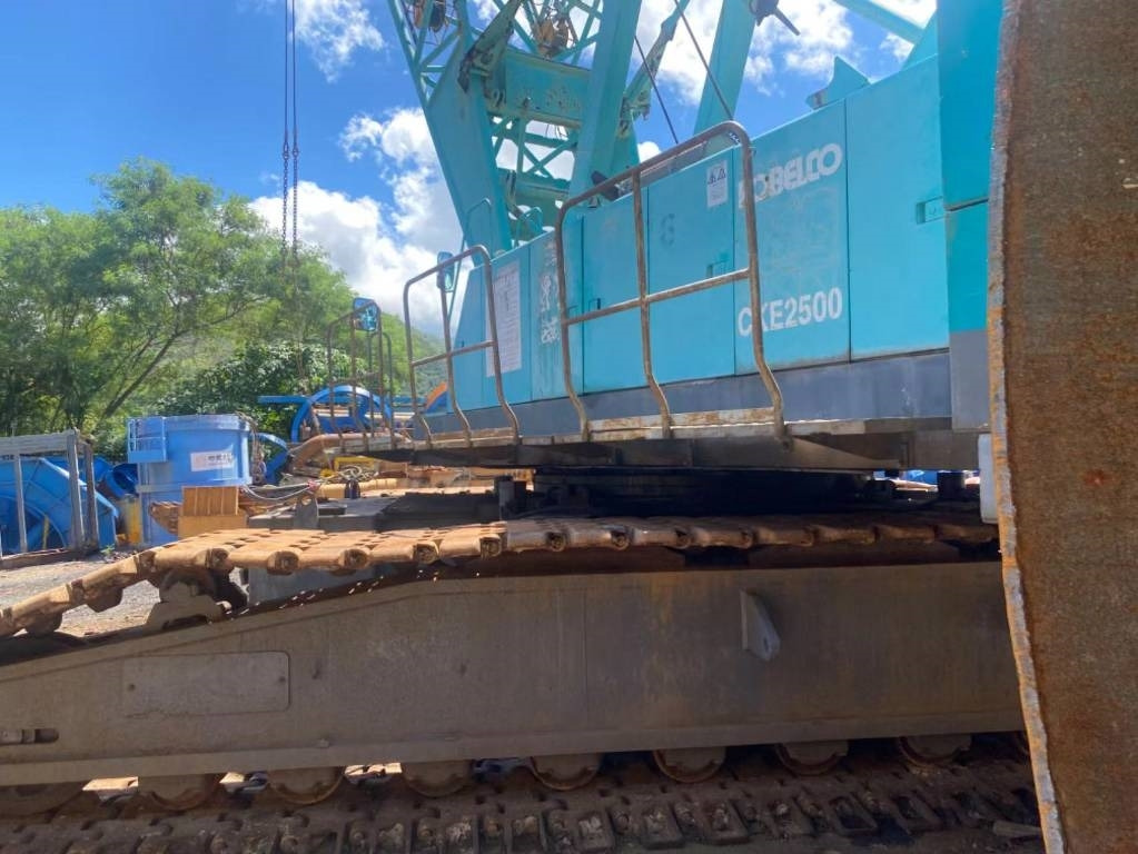 Grue sur chenilles Kobelco CKE 2500: photos 33