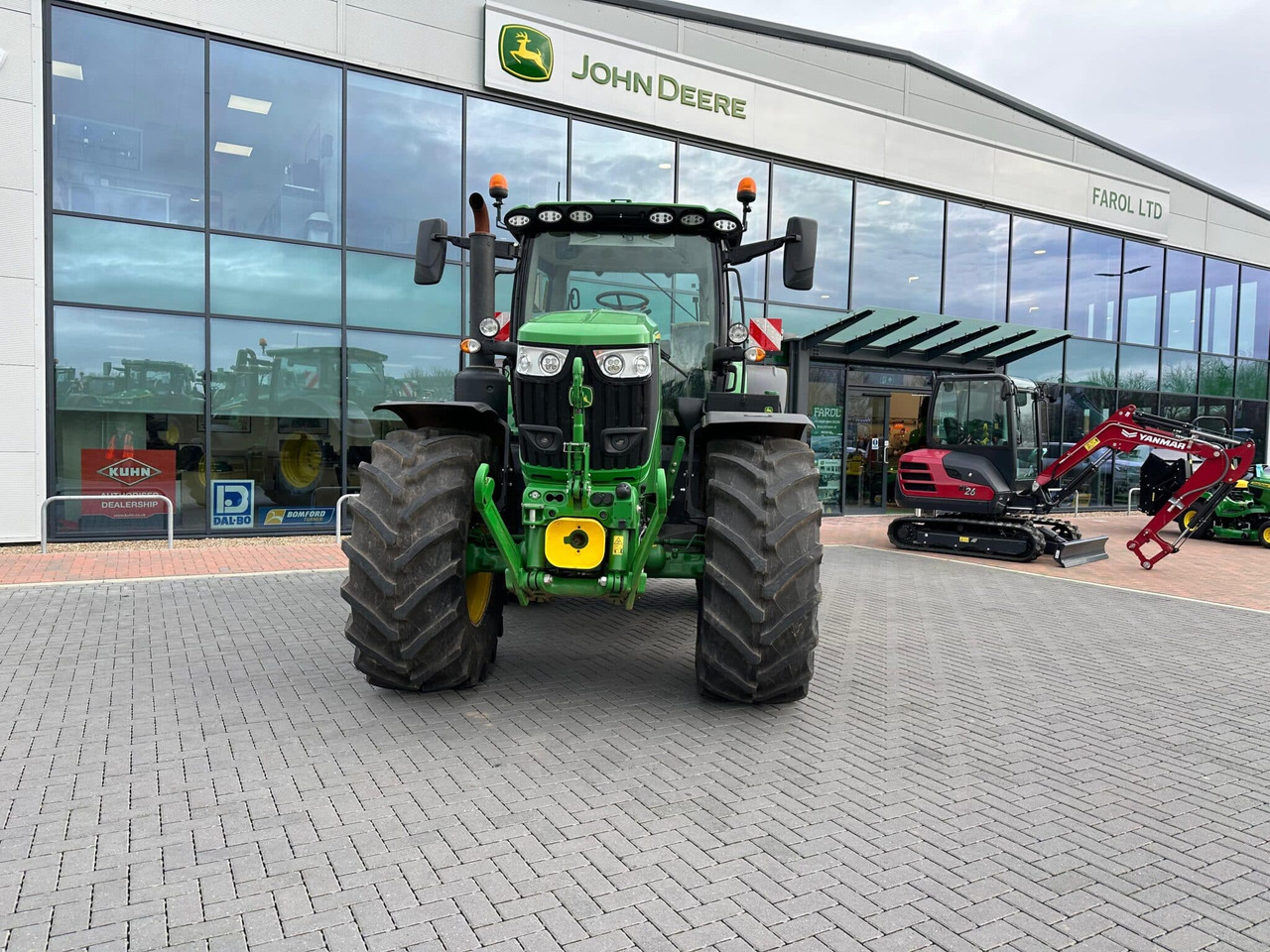 Tracteur agricole neuf John Deere 6R 215: photos 11