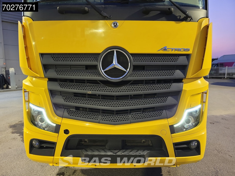 Tracteur routier Mercedes-Benz Actros 3353 Actros 6X4 Big-Axle Mirror cam 2X Tanks Navi Xenon: photos 15