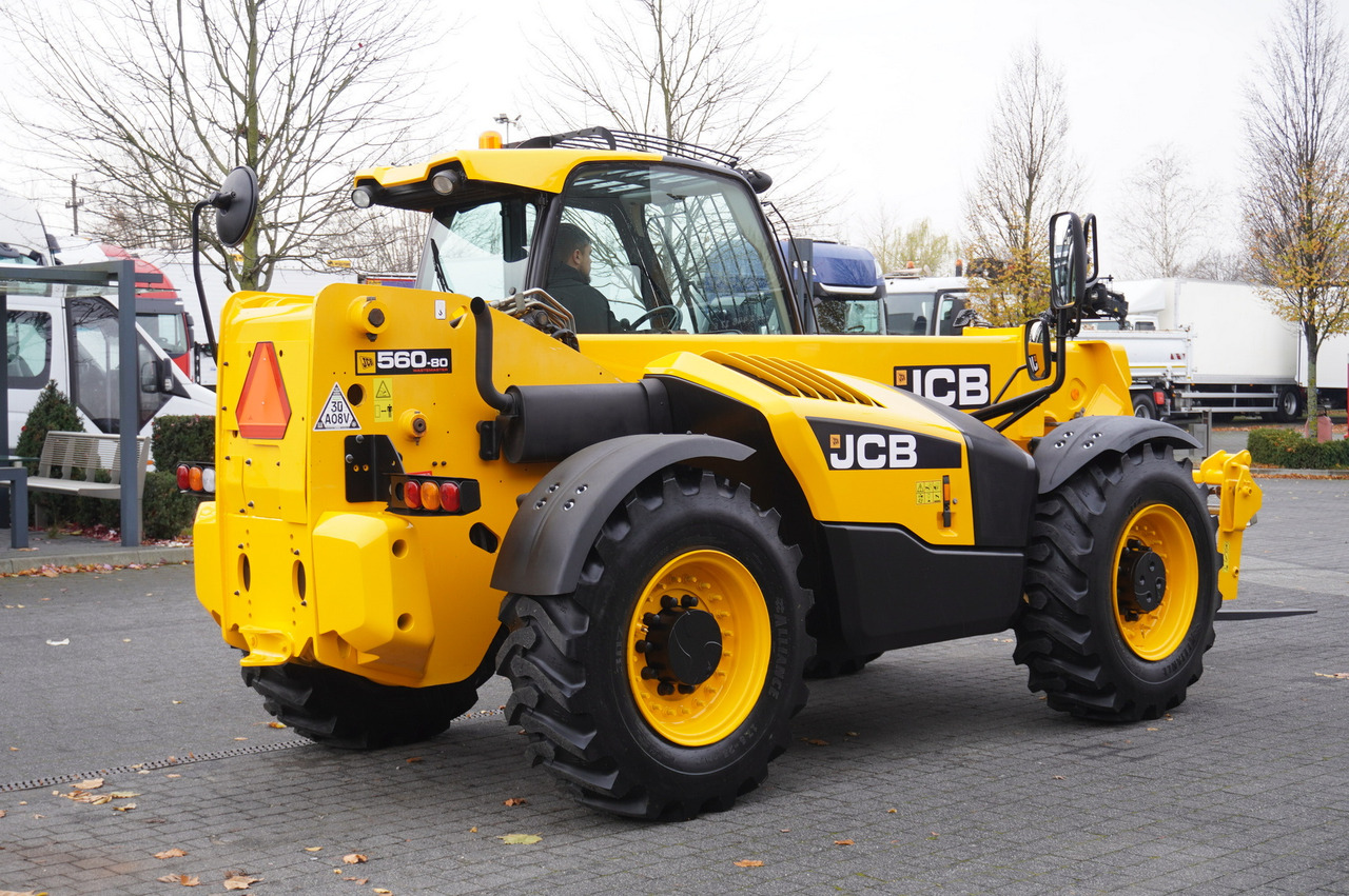 Chargeuse sur pneus JCB 560-80 / 6 ton lifting capacity / power 146 HP: photos 10