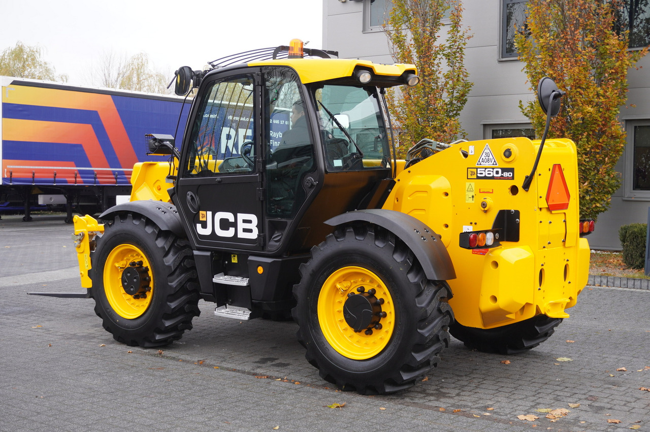 Chargeuse sur pneus JCB 560-80 / 6 ton lifting capacity / power 146 HP: photos 9