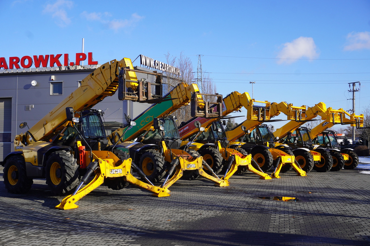 Chargeuse sur pneus JCB 560-80 / 6 ton lifting capacity / power 146 HP: photos 38