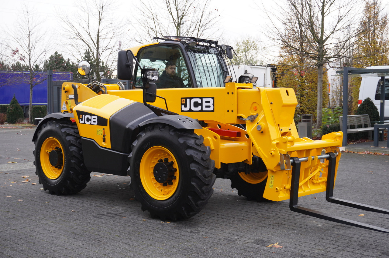 Chargeuse sur pneus JCB 560-80 / 6 ton lifting capacity / power 146 HP: photos 11