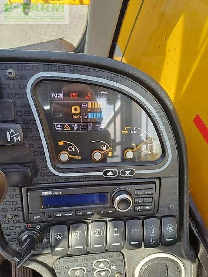 Chargeuse sur pneus JCB 560-80 agriplus: photos 8