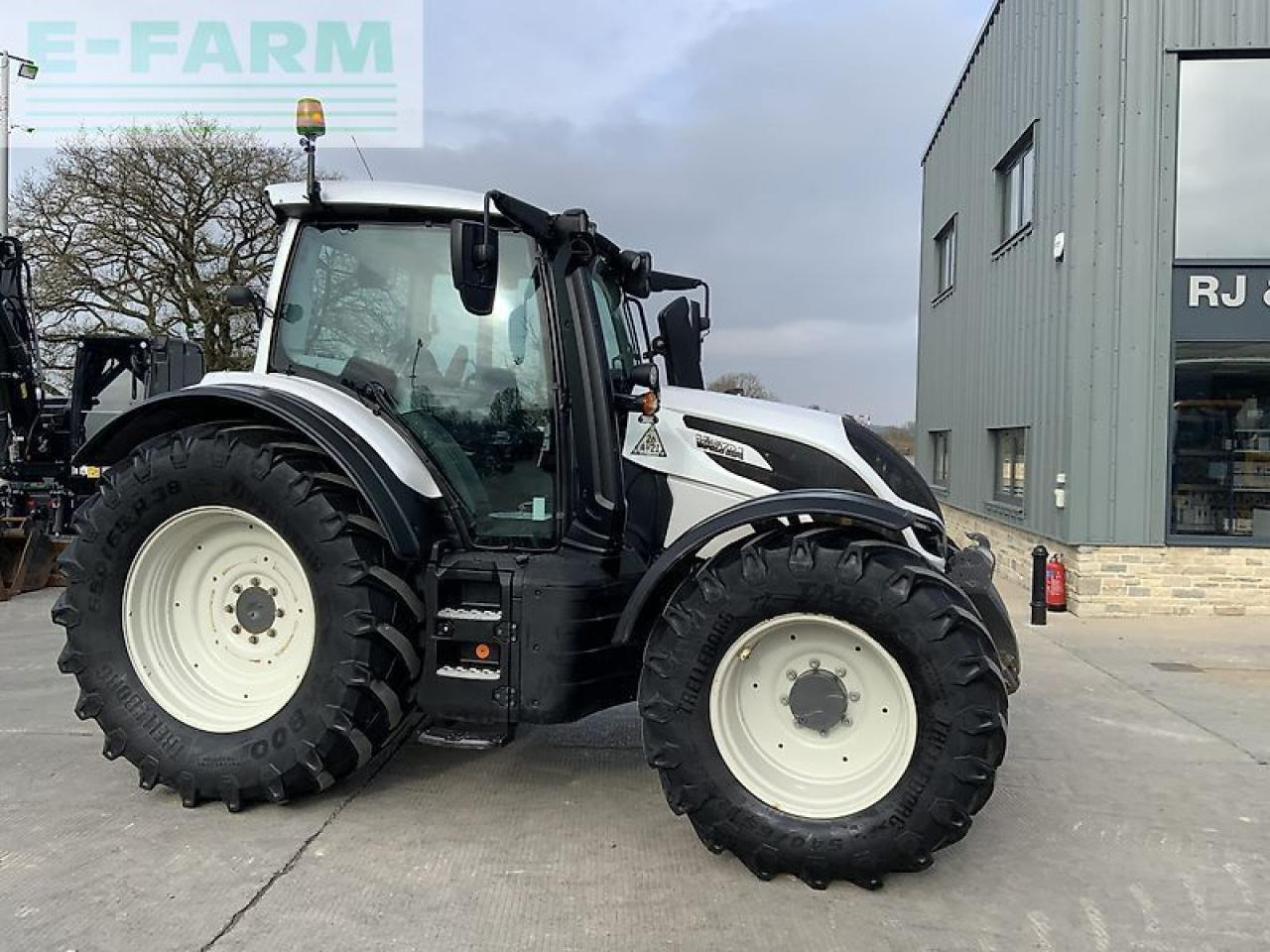 Tracteur agricole Valtra n154 active tractor (st22245): photos 8