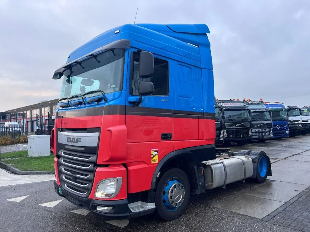 Tracteur routier DAF XF 440 SC 4X2 EURO 6 MEGA: photos 1