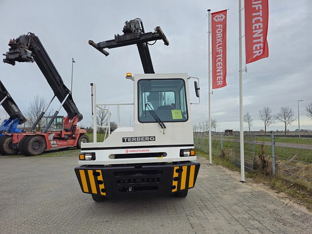 Tracteur portuaire TERBERG - YT220: photos 8