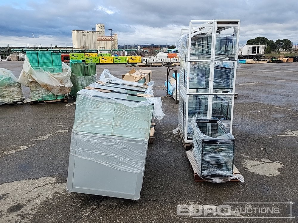 Matériel de chantier Pallet of Various Aquariums (4 of): photos 7